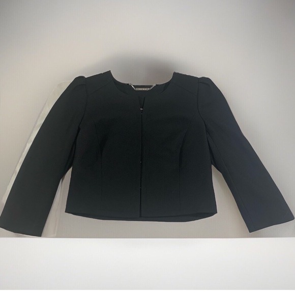 White House Black Market Jackets & Blazers - White House Black Market Blazer Womens 8 Black Cropped Puff Sleeve Hook Eye Chic